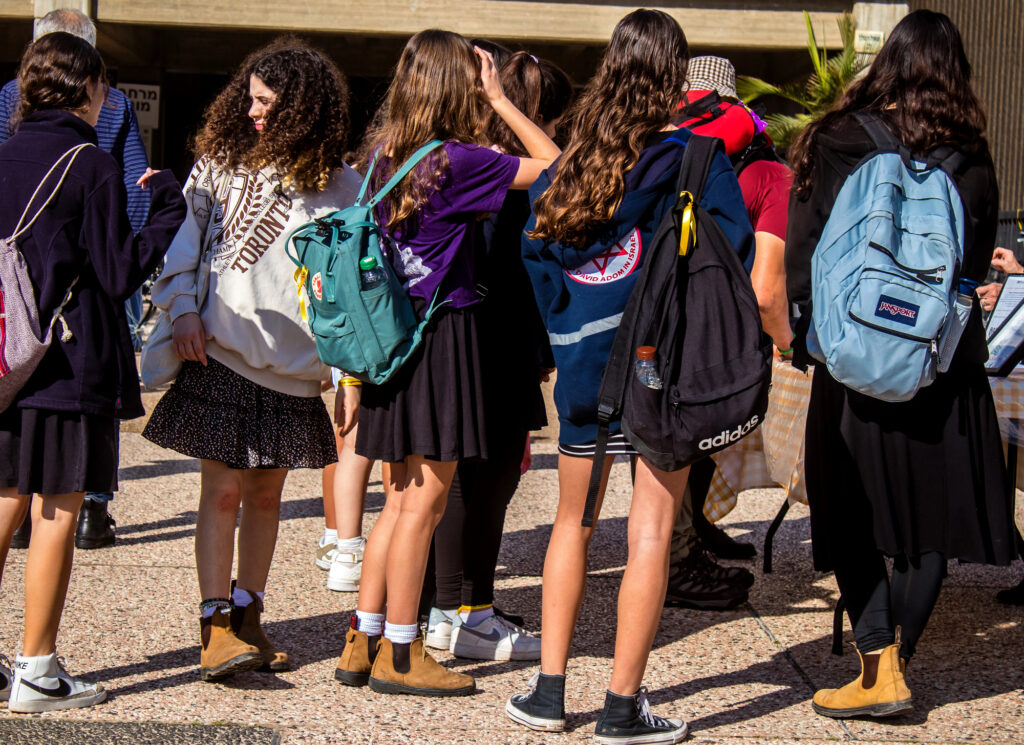 Vuelta a la escuela en Campania: el calendario, el alto coste de los libros y el desafío de la despoblación en el Cilento